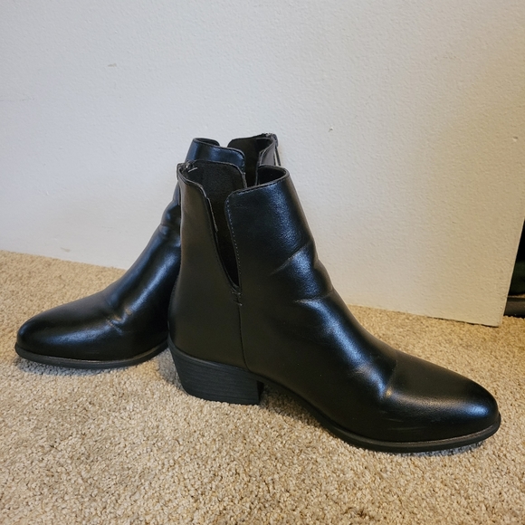 Pierre Dumas Black Faux Leather City Ankle Boot - Picture 3 of 9